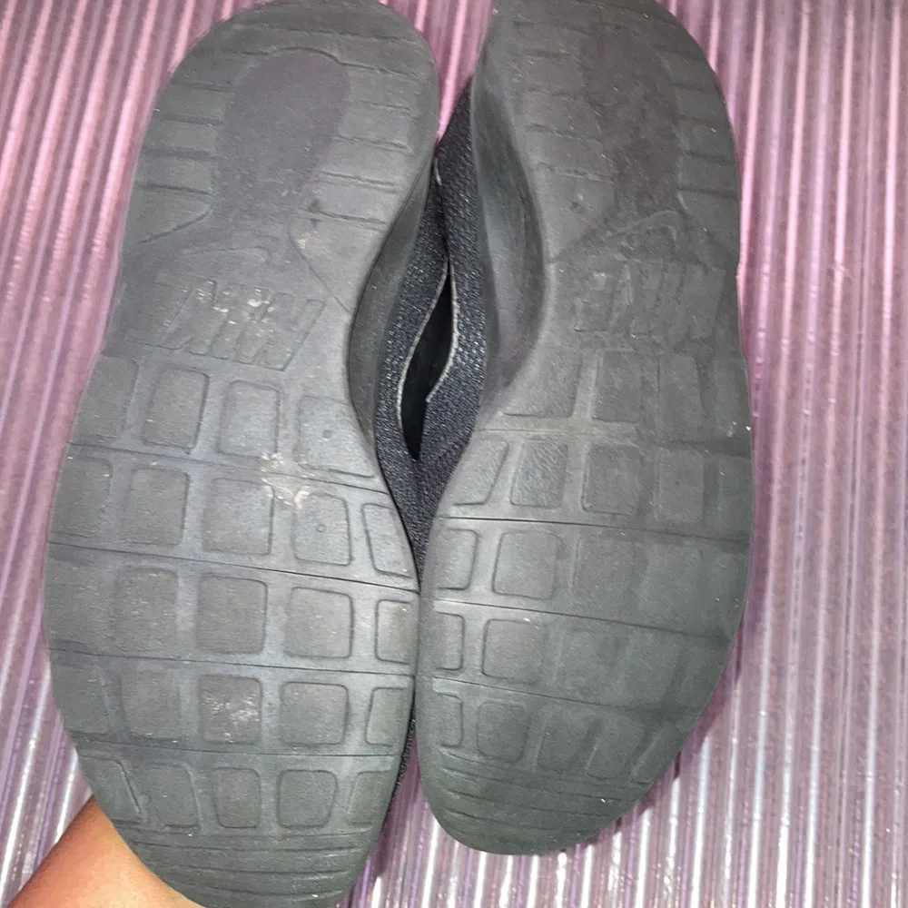 Black Nikes - Picture 2 of 4